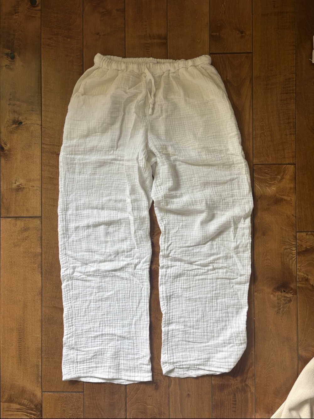 Aritzia Little Moon Cotton Sail Pant. Small + white